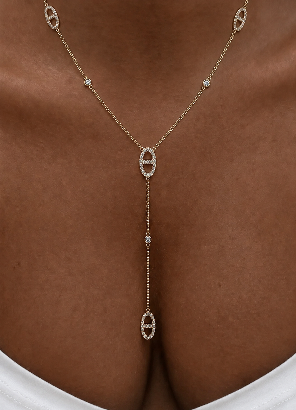 COLLIER ALMA